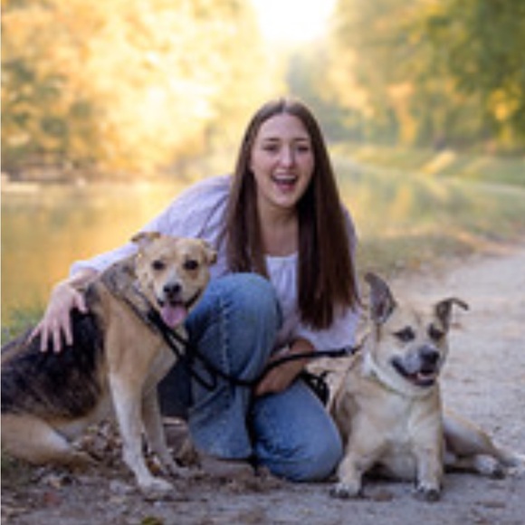 Meet your Posher, Tabitha - Picture 1 of 1